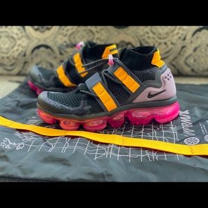 Vapormax Utility Black Pink Blast